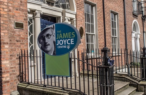 City Centre Dublin Apartment | Perfect Stay Near National Museum of Ireland - Archaeology