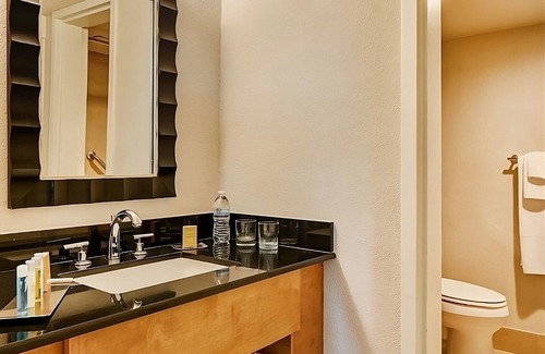 Berkeley Hotel | Your Ideal Getaway: Pets Welcome & Bike Rentals Available!