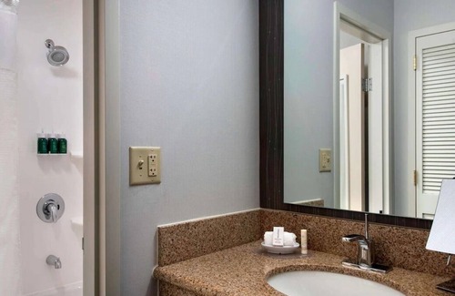 Mahwah House | Just What You Were Looking For! w/ Swimming Pool, Pet-Friendly, Free Parking!