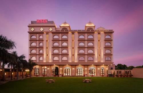 Udaipur Resort | Discover juSTa Ssatva Resort with Private Pool & Family Amenities