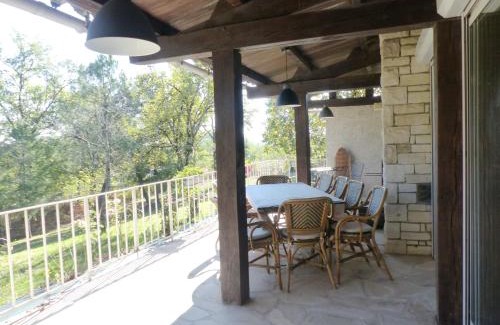 Brignac-la-Plaine Villa | Inviting JUSTINE: Pet-Friendly Stay with Kitchen Amenities