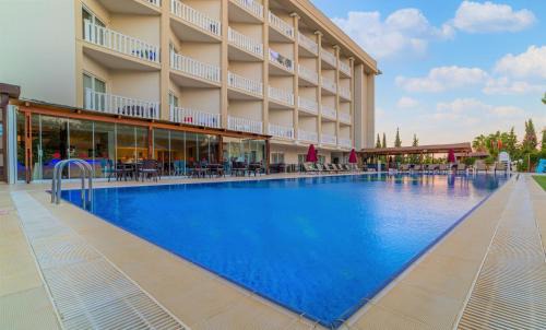 Okurcalar Hotel | Discover Justiniano Theodora Resort with Private Beach Access