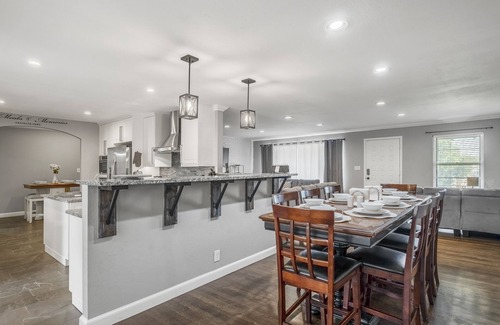 Central Oklahoma City House | Unforgettable JustLikeHome OKC - Luxury Stay with Pool & Spa