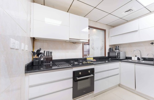 Jumeirah Village Circle Apartment | JVC Apartments Sleeps 5 in Great Location!