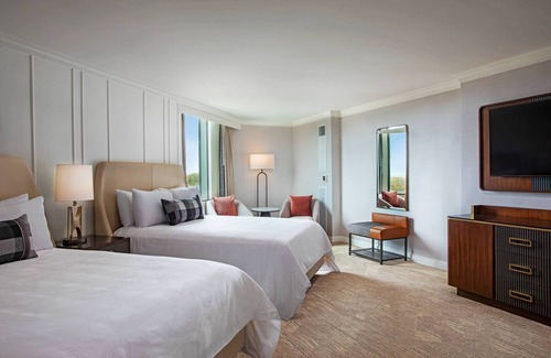 Lenox Hotel | Elegant JW Marriott Atlanta Buckhead with Pool & Spa