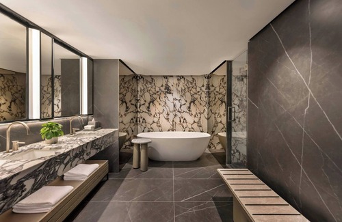 Auckland Central Business District Hotel | Elegant JW Marriott Auckland: Top-Rated with Spa & Pool