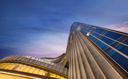 Yuzhong Hotel | Indulge at JW Marriott Hotel Chongqing - 5-Star Experience