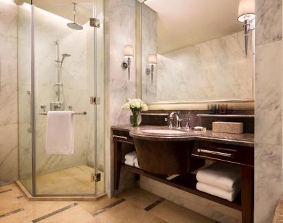 Yuzhong Hotel | Indulge at JW Marriott Hotel Chongqing - 5-Star Experience