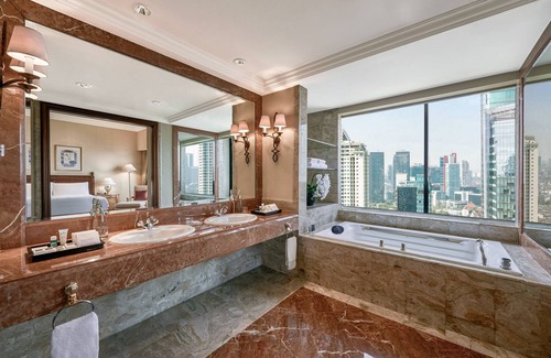 East Kuningan Hotel | Elegant JW Marriott Hotel Jakarta with Pool and Spa Amenities