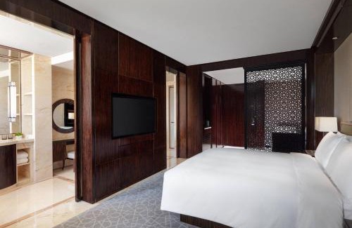 Jinfeng Developing Area Hotel | Elegant JW Marriott Hotel Yinchuan with Oceanfront Relaxation