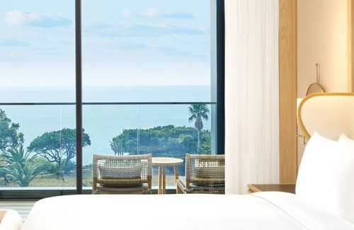 Seogwipo City Hotel | Elegant JW Marriott Jeju Resort & Spa: Rated 9.2 with Pool