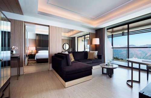 Mussoorie Hotel | Elegant JW Marriott Mussoorie Resort with Spa & Pool Access