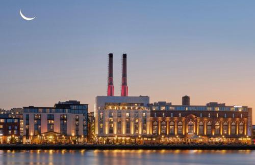Historic District - North Hotel | Elegant JW Marriott Savannah with Spa & Pet-Friendly Perks