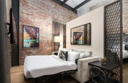Historic District - North Hotel | Elegant JW Marriott Savannah with Spa & Pet-Friendly Perks