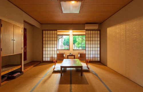 Obama Onsen Hotel | Family-Friendly Jyokiya with Kitchen & Hot Tub Amenities