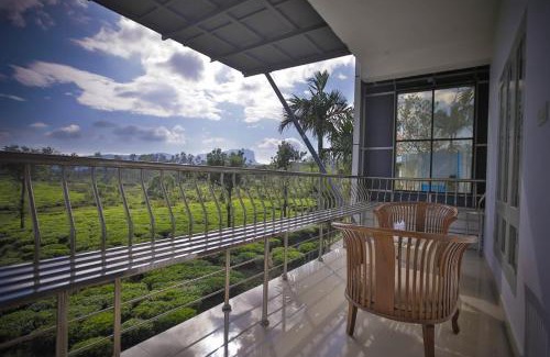 Nelliyampathy Hotel | Cozy Jyothis Retreat: Family-Friendly with Delightful Dining