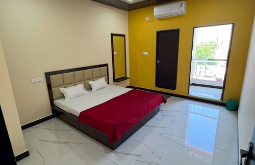 Nagda Hotel | Jyoti Shree Resort