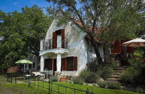 Koveskal House | Experience Káli Borház - Oceanfront Getaways Await You