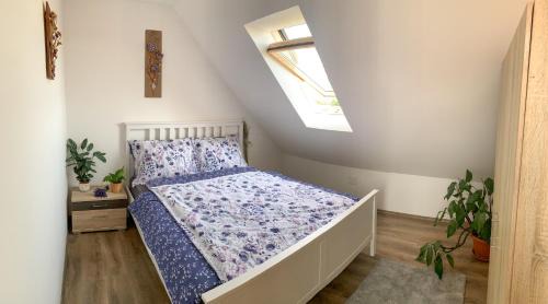 Koveskal Apartment | Delightful Káli Cottage: Family-Friendly with Kitchen Access