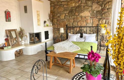 Kaptalantoti Apartment | Enchanting Romantikus Kisház: Pet-Friendly Getaway Awaits