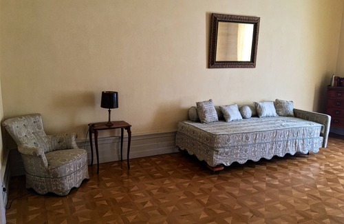 Fehervarcsurgo Hotel | Elegant Károlyi Kastély Hotel with Spa and Pool Access