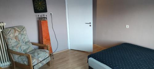 Waldbrunn Apartment | Family-Friendly Retreat at Käfer e with 8/10 Guest Rating