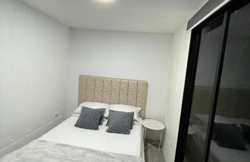 Rio Cuarto de Grecia Apartment | Budget-Friendly Family Stay at Kèbi Hotel