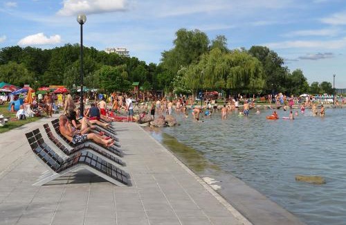 Balatonalmadi Apartment | Family-Friendly Kék Balaton Apartman Awaits Your Stay