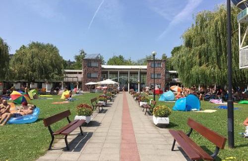 Balatonalmadi Apartment | Family-Friendly Kék Balaton Apartman Awaits Your Stay