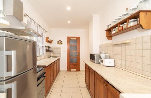 Balatongyorok Apartment | Discover Kék Vendégház: 4-Star, Pet-Friendly Retreat
