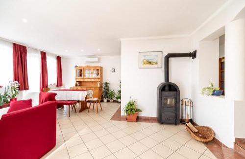 Balatongyorok Apartment | Discover Kék Vendégház: 4-Star, Pet-Friendly Retreat