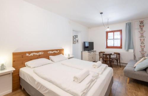 Tihany House | Family-Friendly Kékmadaras Vendégház Tihany - Rated 9.4/10