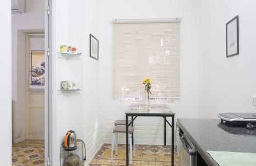 French Quarter House | Cozy 2 Bedroom Flat in Old Quarter with Breakfast Included