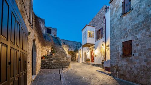 Rhodes Old Town Hotel | Unforgettable Stays at Kókkini Porta Rossa - 5 Star Excellence