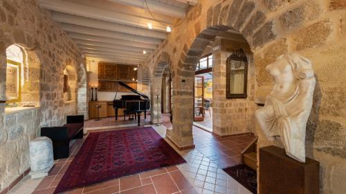 Rhodes Old Town Hotel | Unforgettable Stays at Kókkini Porta Rossa - 5 Star Excellence