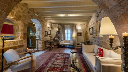 Rhodes Old Town Hotel | Unforgettable Stays at Kókkini Porta Rossa - 5 Star Excellence