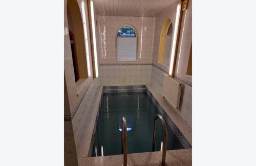 Kadaka House | Budget-Friendly Apartment Deals with Pool & Pet Amenities