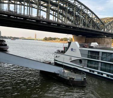 Nippes Apartment | Köln Wohnung 4 min nähe von Hbf und Dom mit Garten ,Balkon & office