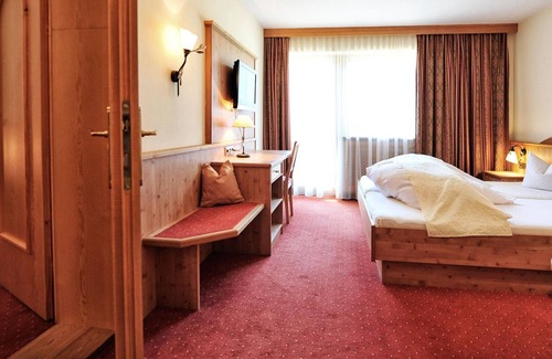 Medraz House | Experience Comfort at Königsblick Panorama Superior Hotel
