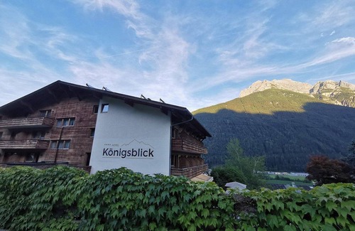 Medraz House | Experience Comfort at Königsblick Panorama Superior Hotel