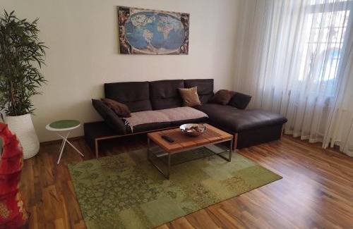 Vorderer Westen Apartment | Top-Rated Königstor: Family-Friendly Getaway Awaits