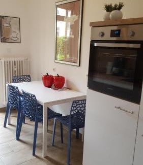Vorderer Westen Apartment | Top-Rated Königstor: Family-Friendly Getaway Awaits