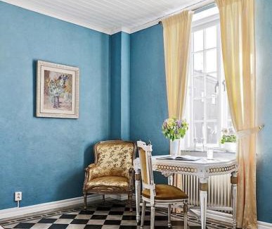 Vellinge Bed & Breakfast | Charming Köpmansgården Bed & Breakfast with Hot Tub Access