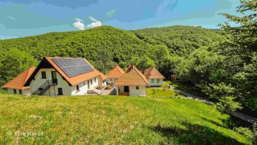 Varghis House | Discover Körtövés Guest Village: Pet-Friendly Retreat