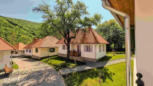 Varghis House | Discover Körtövés Guest Village: Pet-Friendly Retreat