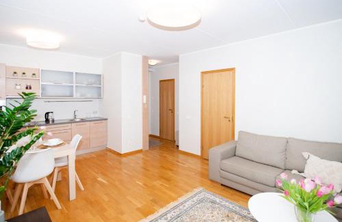 Old Town Apartment | Cozy Küüni 5b Guest Apartment: Pet & Child Friendly Oasis