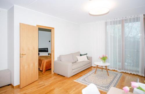 Old Town Apartment | Cozy Küüni 5b Guest Apartment: Pet & Child Friendly Oasis