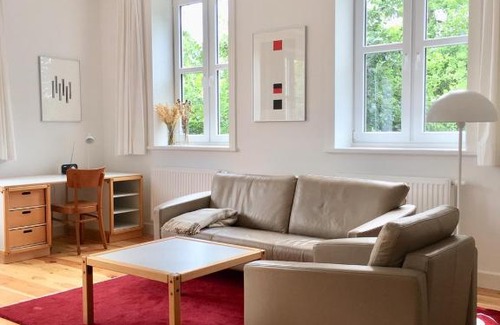 Niebuell Apartment | Child-Friendly Retreat at Künstlerhaus - Rated 9/10 by Guests
