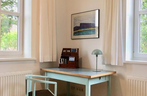 Niebuell Apartment | Child-Friendly Retreat at Künstlerhaus - Rated 9/10 by Guests