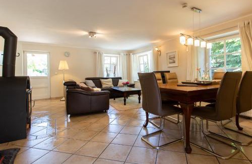 Ostseebad Ahrenshoop House | Relax at Künstlerhaus Rosenthal: Pet & Child Friendly Stay